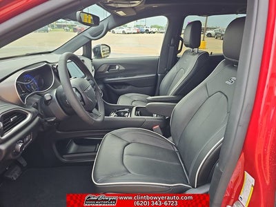 2027 Chrysler Pacifica Limited