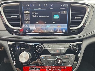 2027 Chrysler Pacifica Limited