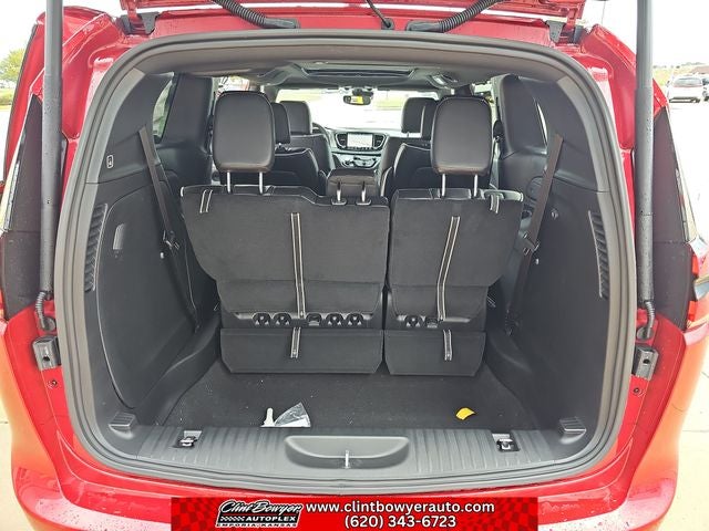 2027 Chrysler Pacifica Limited