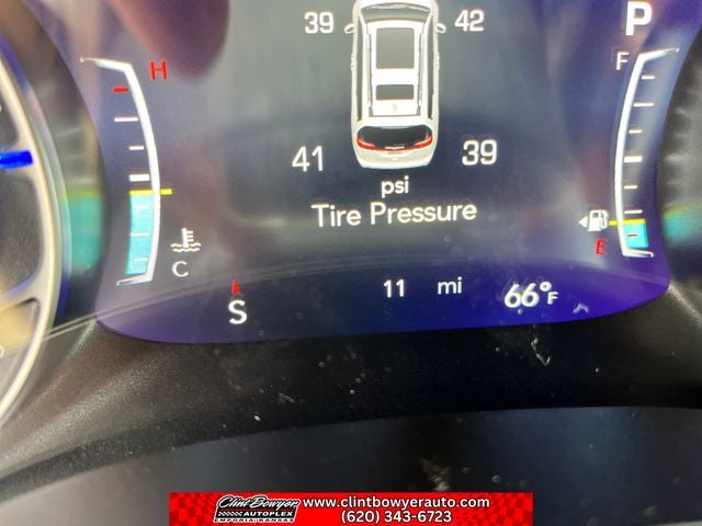 2027 Chrysler Pacifica Select