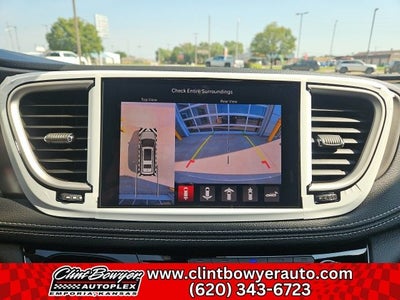 2025 Chrysler Pacifica Select