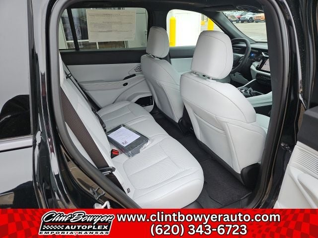 2026 Jeep Cherokee Laredo
