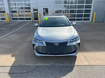 2019 Toyota Avalon Hybrid XLE Plus