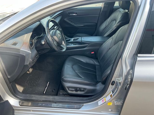 2019 Toyota Avalon Hybrid XLE Plus