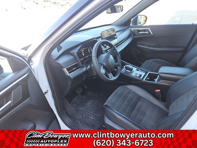 2024 Mitsubishi Outlander SE Black Edition w/Pano Roof