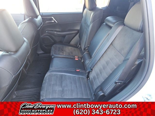 2024 Mitsubishi Outlander SE Black Edition w/Pano Roof