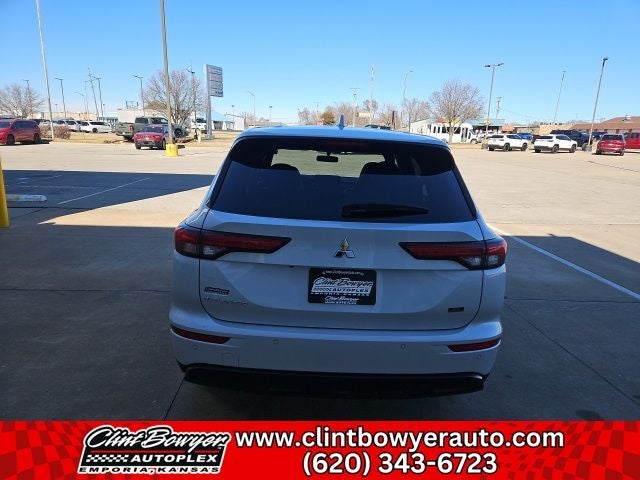 2024 Mitsubishi Outlander SE Black Edition w/Pano Roof